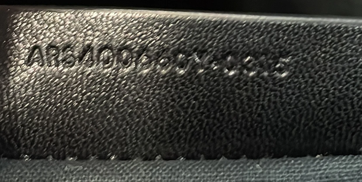 Classic Y Cabas Leather Small - Deep Luxury