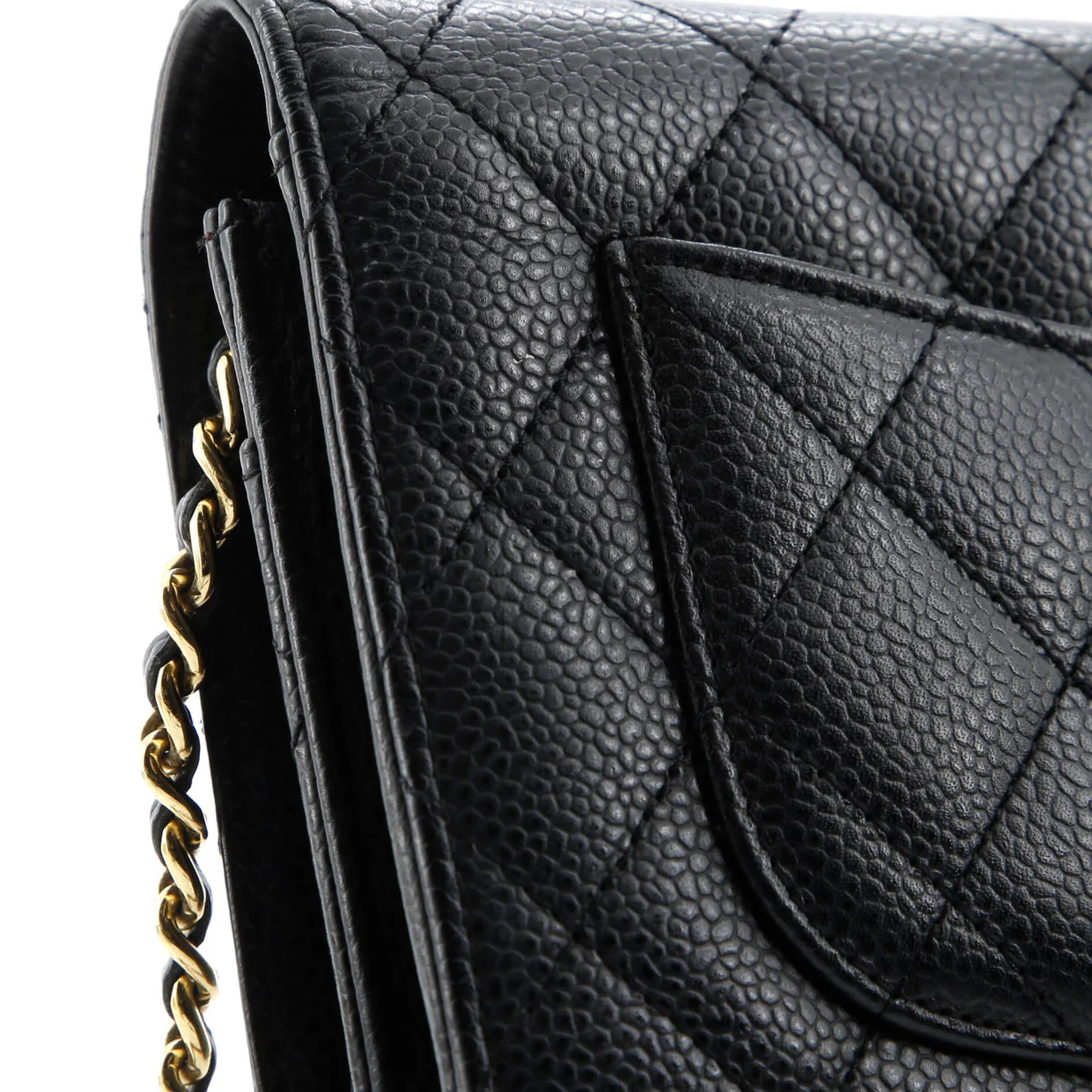 Wallet on Chain Quilted Caviar - Deep Luxury