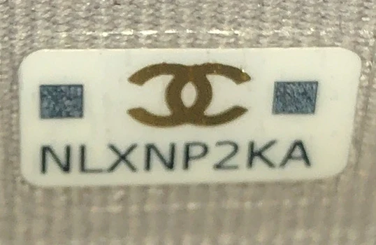 Textured CC Flap Phone Holder Crossbody Bag with AirPods Pro Case Quilted Caviar - Deep Luxury