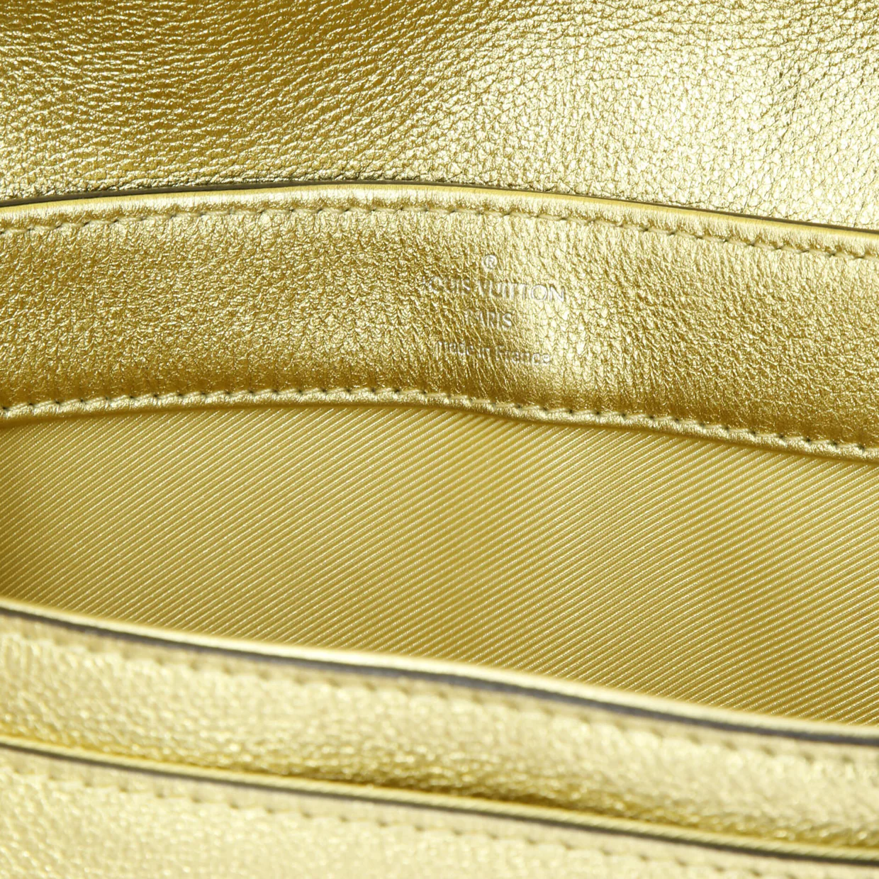 Lockme II Handbag Leather BB - Deep Luxury