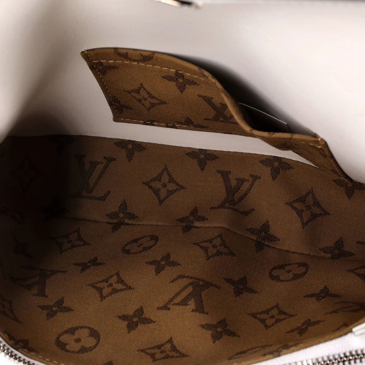 Swing Handbag Leather - Deep Luxury