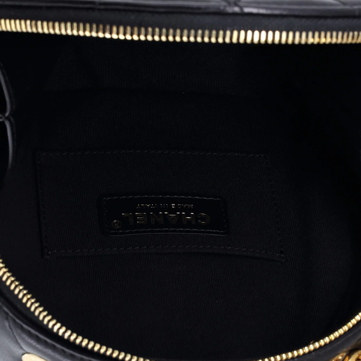 Oval Logo Chain Round Crossbody Bag Quilted Lambskin - Deep Luxury