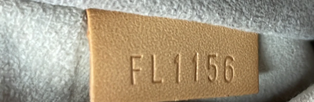 Twist Handbag Epi Leather MM - Deep Luxury