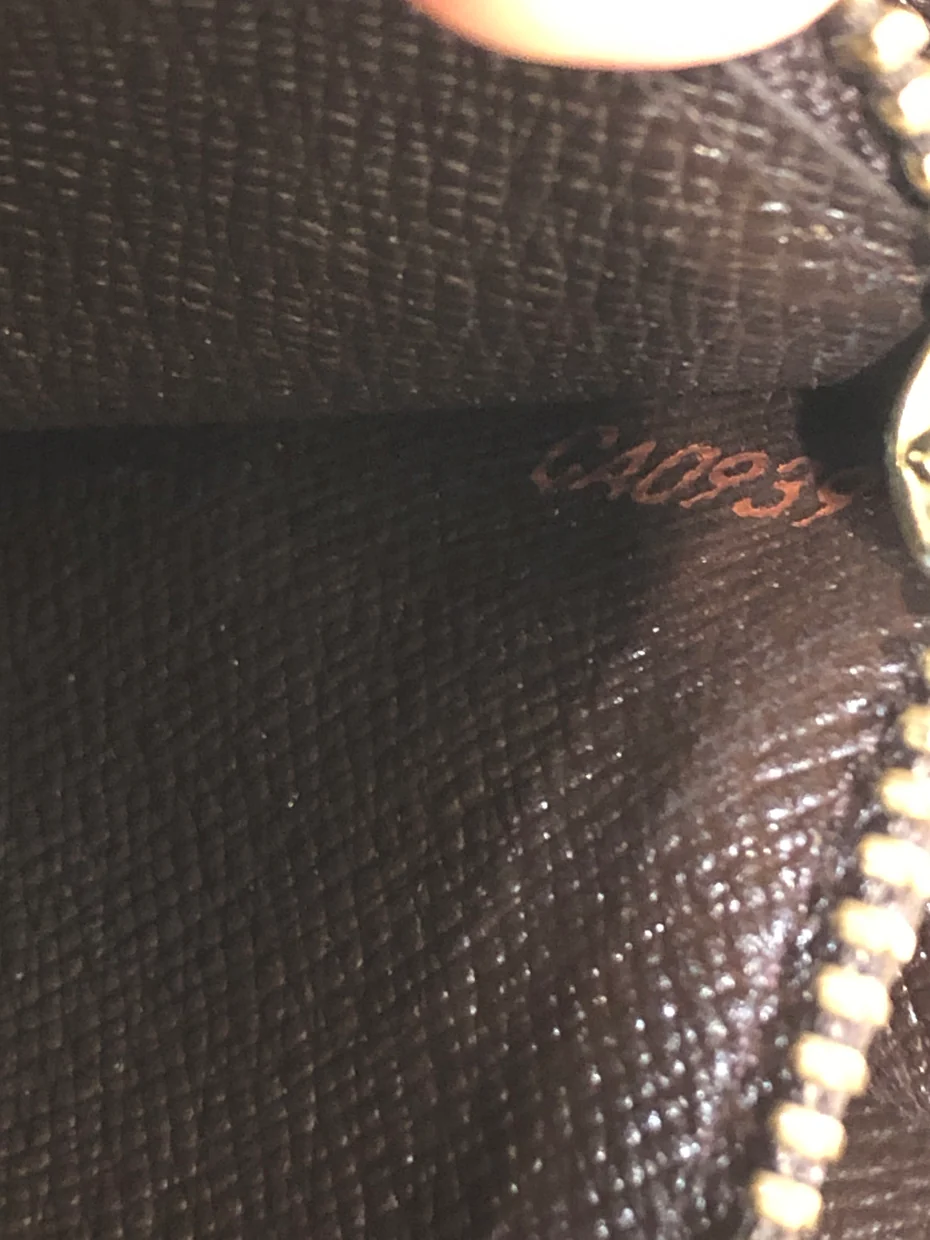 Sarah Wallet Damier - Deep Luxury