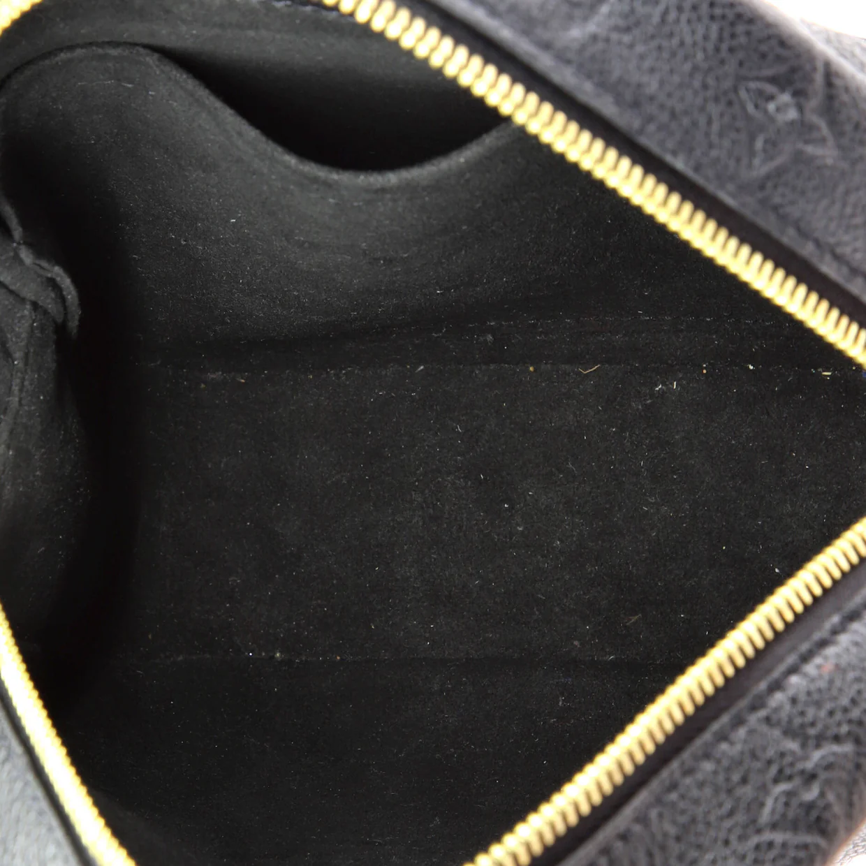 Boite Chapeau Souple Bag Monogram Empreinte Leather MM - Deep Luxury