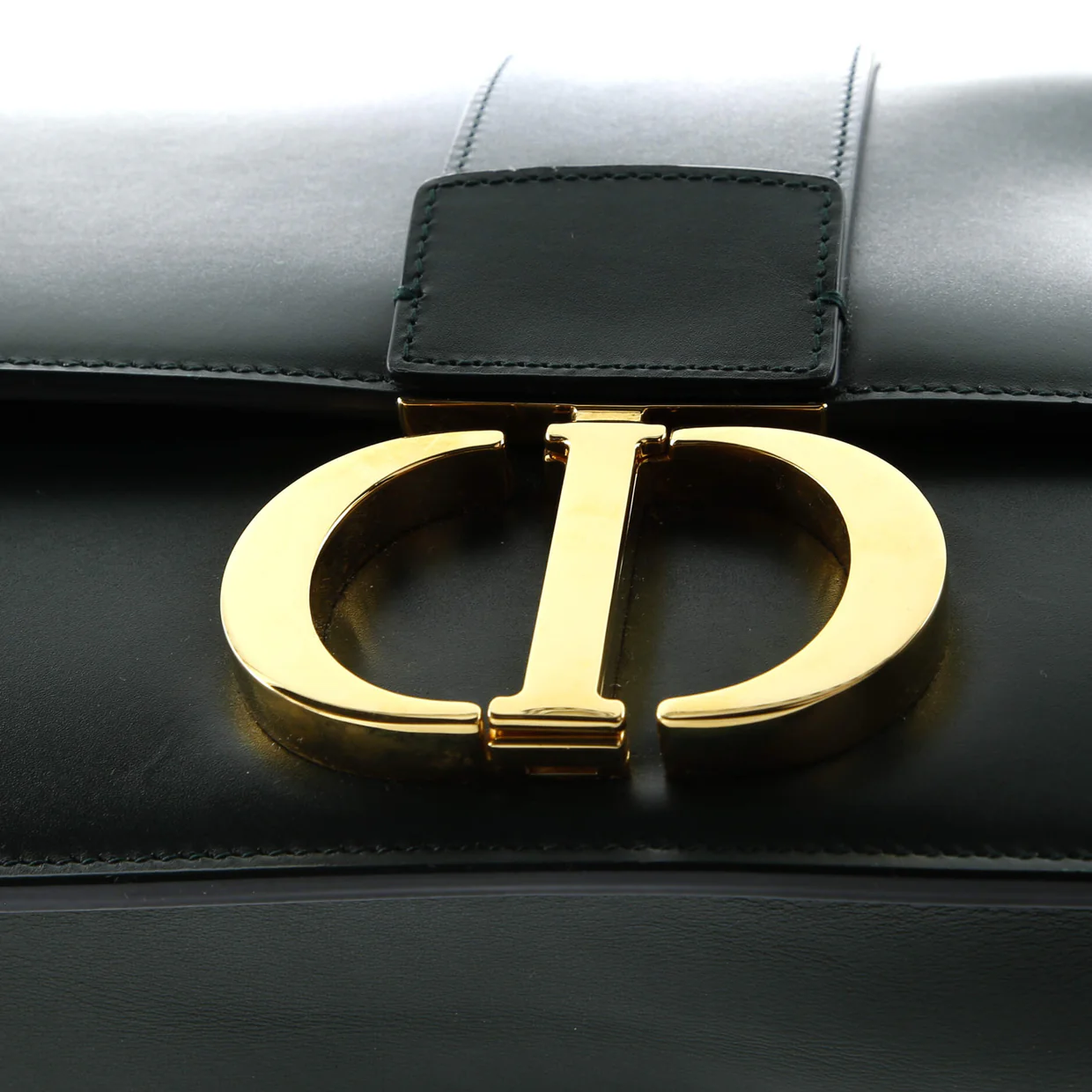 30 Montaigne Flap Bag Leather - Deep Luxury