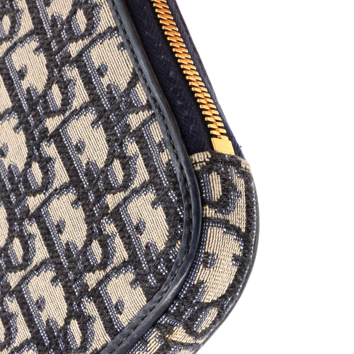 30 Montaigne Phone Holder on Chain Oblique Canvas - Deep Luxury