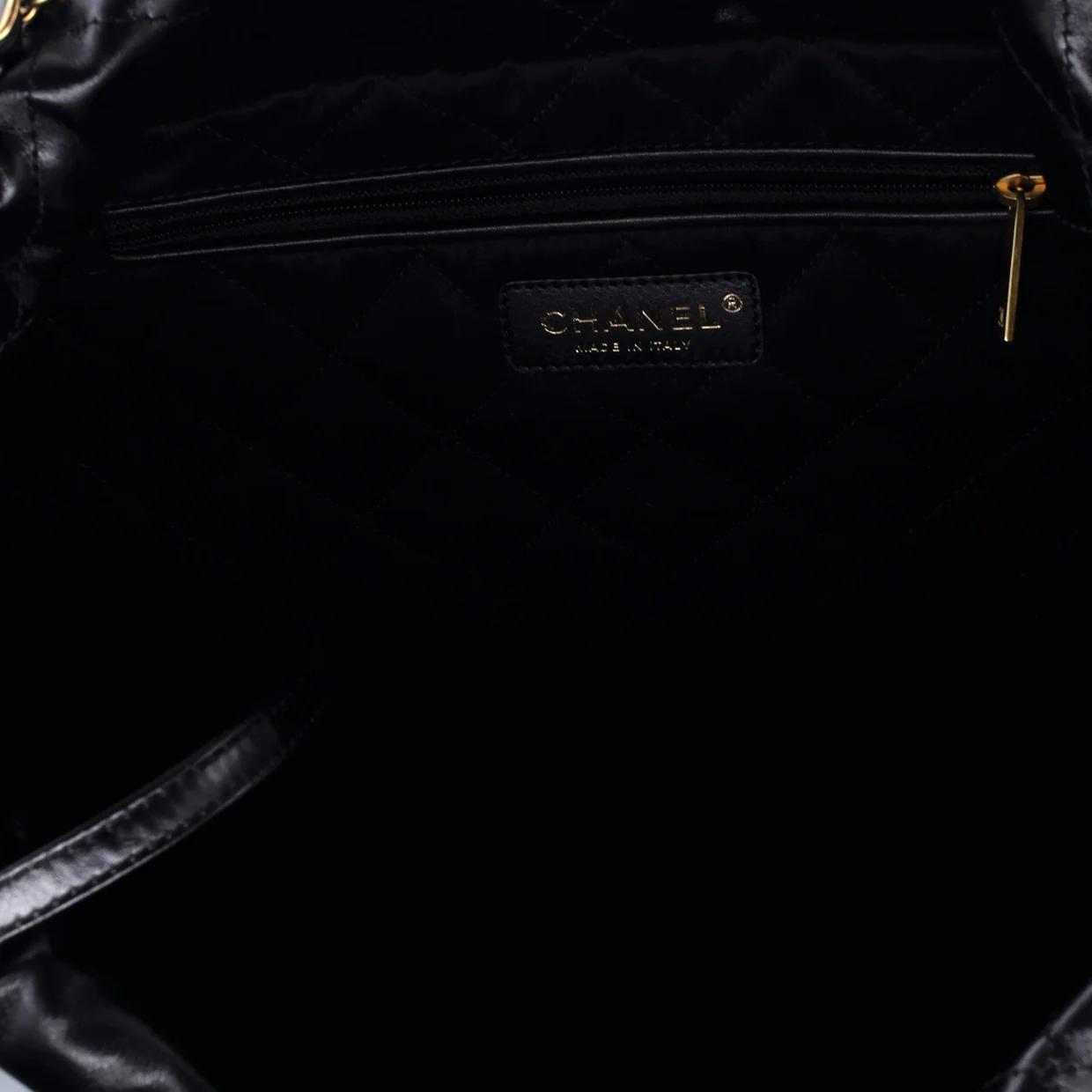 22 Chain Hobo Quilted Calfskin Medium - Deep Luxury