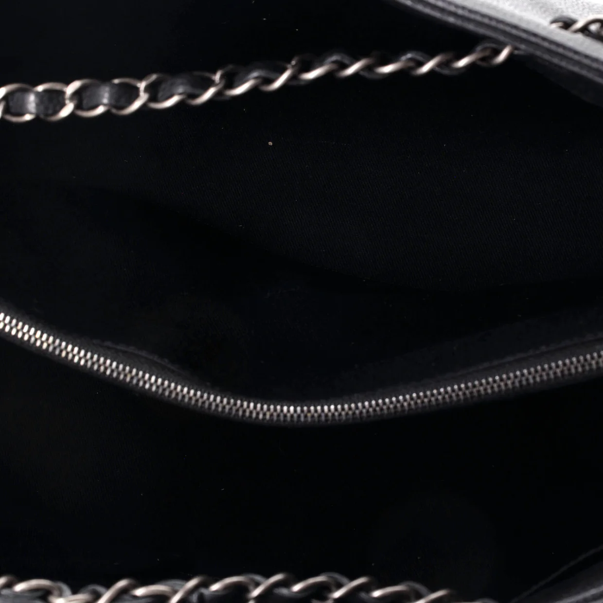 Woven Chain Shopping Tote Caviar Large - Deep Luxury