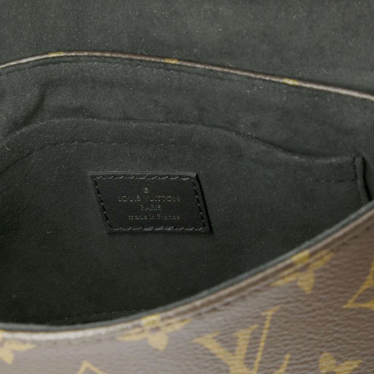 Locky Handbag Monogram Canvas with Leather BB - Deep Luxury