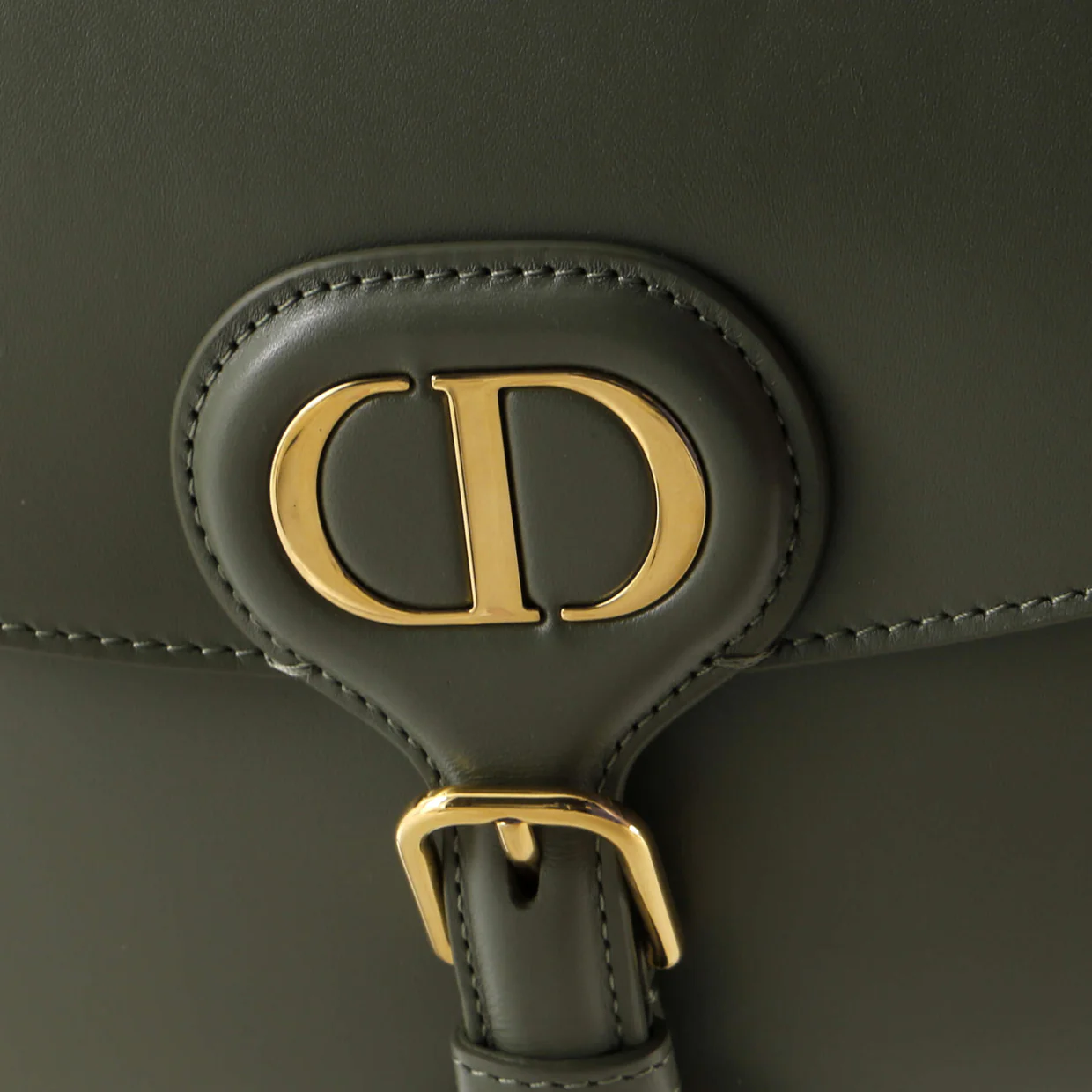 Bobby Flap Bag Leather Medium - Deep Luxury