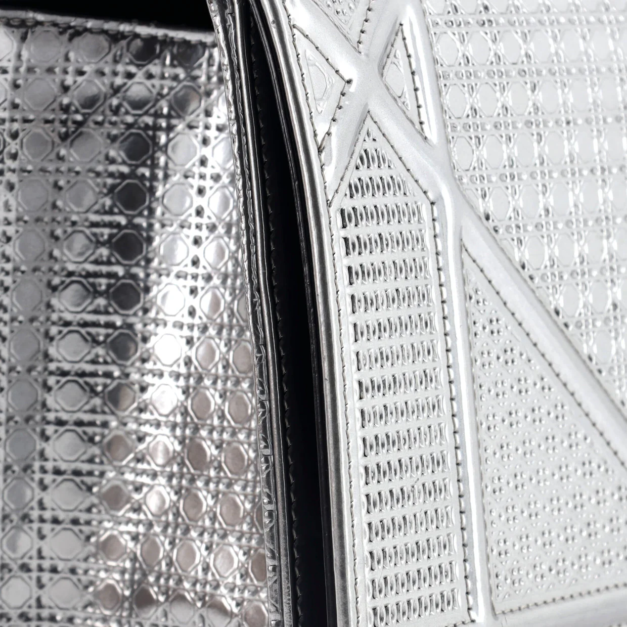 Diorama Flap Bag Cannage Embossed Calfskin Medium - Deep Luxury