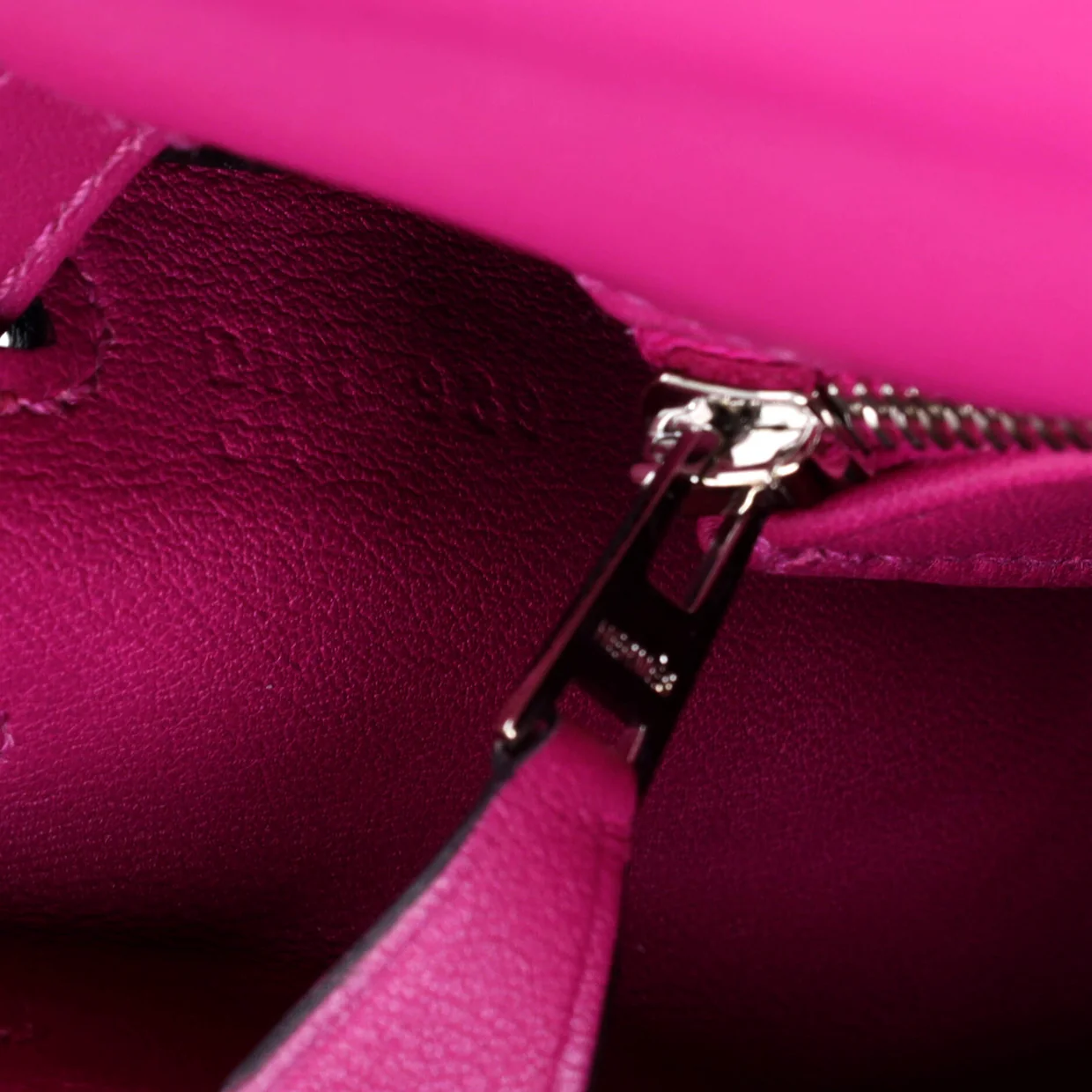 Kelly Handbag Rose Pourpre Swift with Palladium Hardware 25 - Deep Luxury