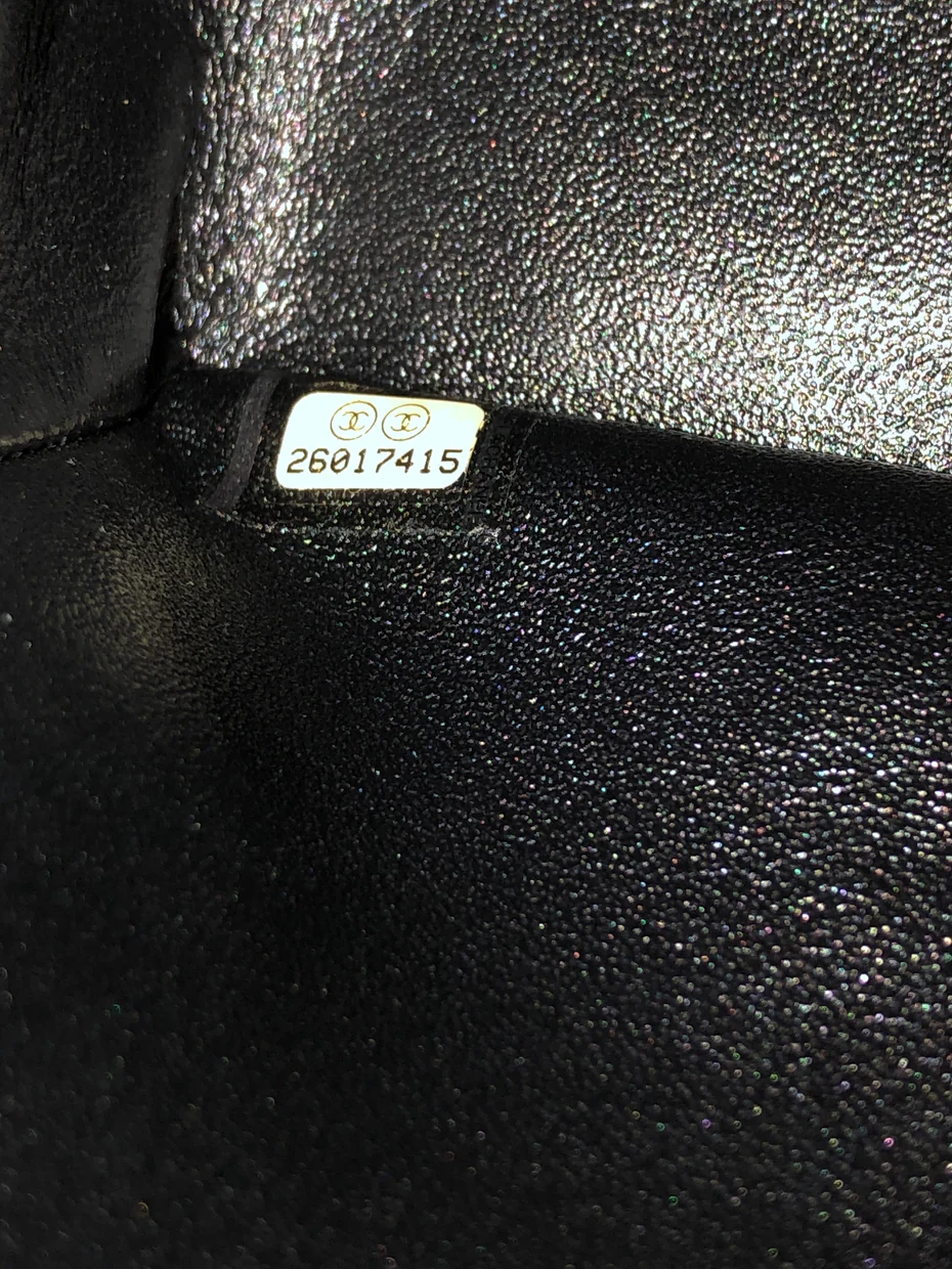 So Black Classic Double Flap Bag Chevron Crinkled Patent Medium - Deep Luxury