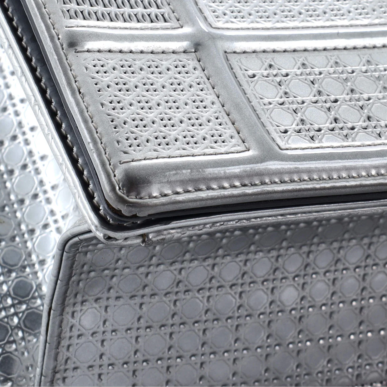 Diorama Flap Bag Cannage Embossed Calfskin Medium - Deep Luxury