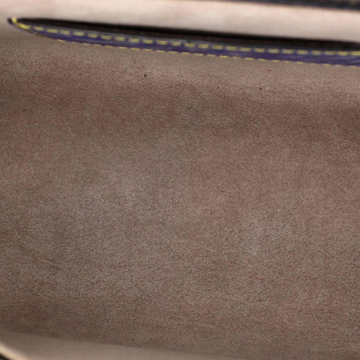 Twist Handbag Limited Edition Azteque Epi Leather MM - Deep Luxury