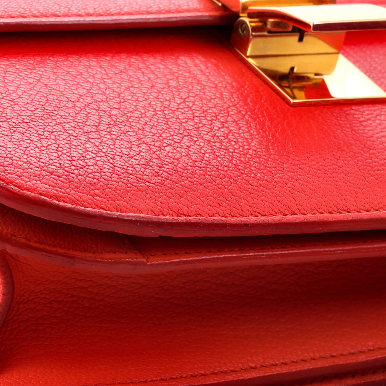 Classic Box Bag Grainy Leather Medium - Deep Luxury