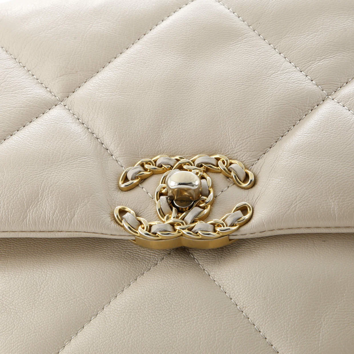 19 Flap Bag Quilted Leather Large - Deep Luxury