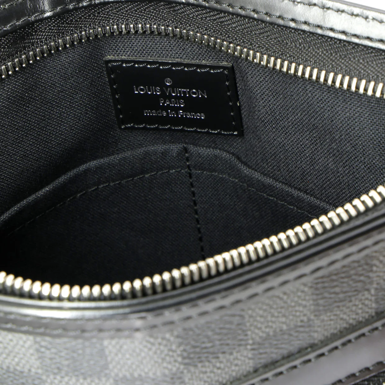 Thomas Handbag Damier Graphite - Deep Luxury