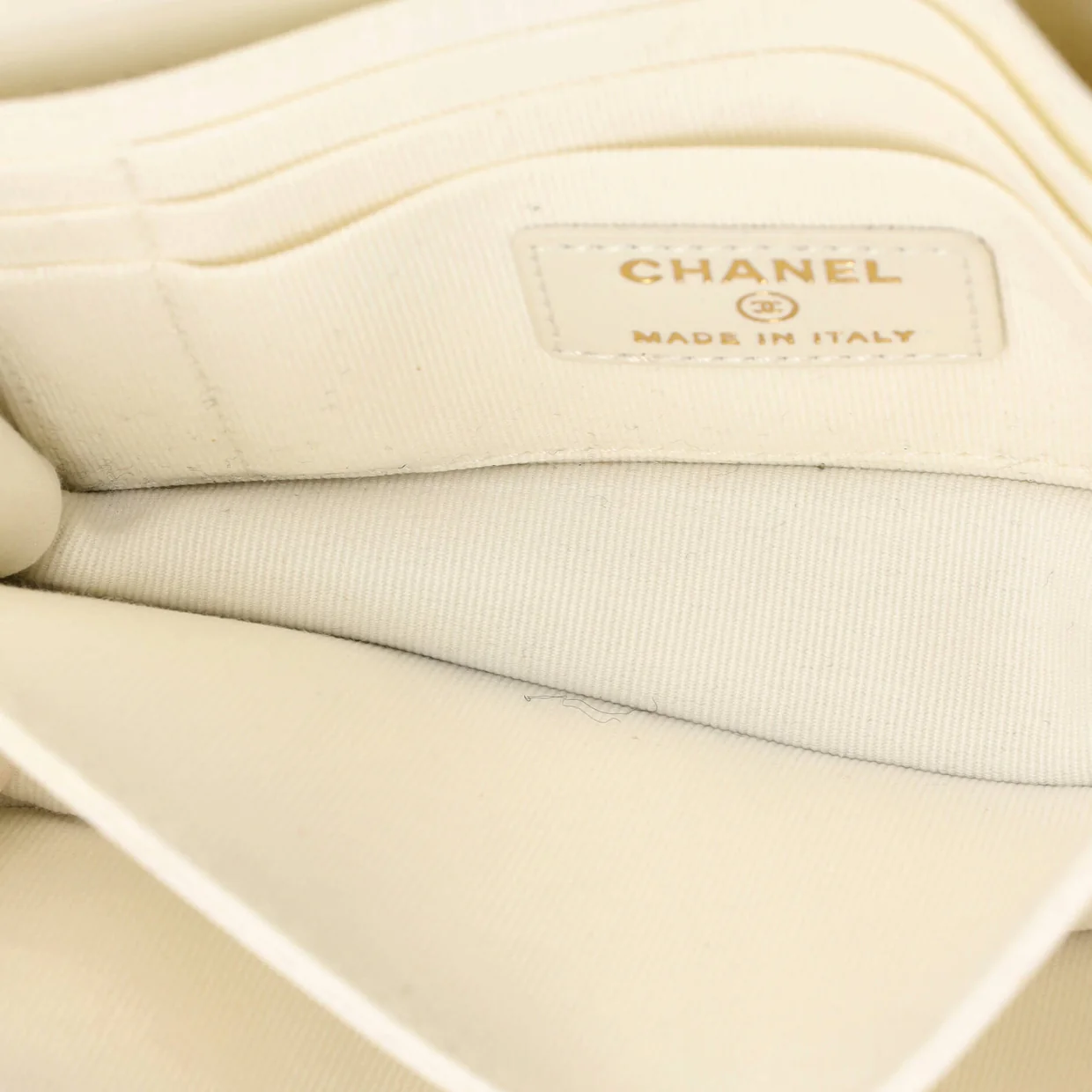 Boy Wallet on Chain Quilted Caviar Mini - Deep Luxury