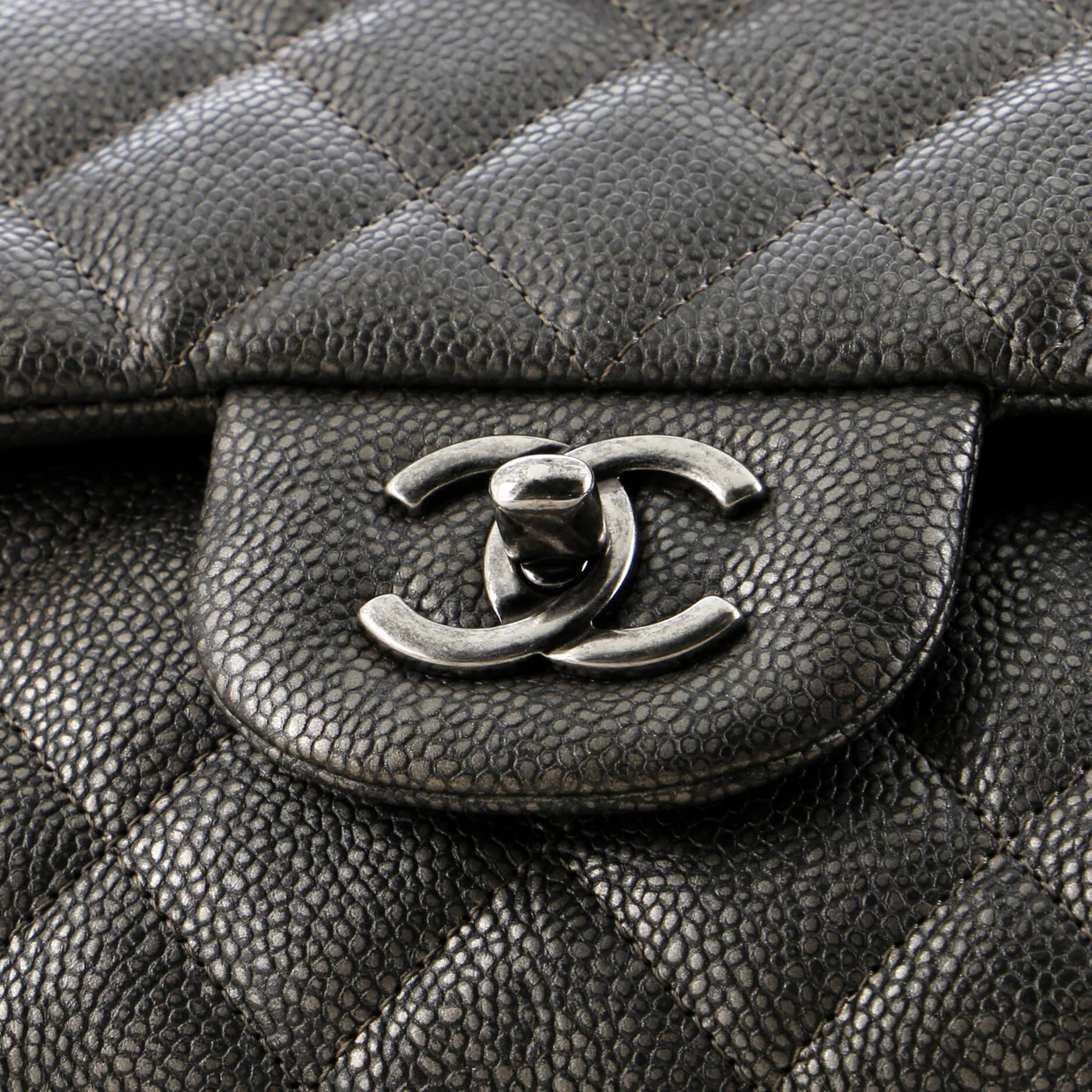 Classic Double Flap Bag Quilted Metallic Caviar Jumbo - Deep Luxury