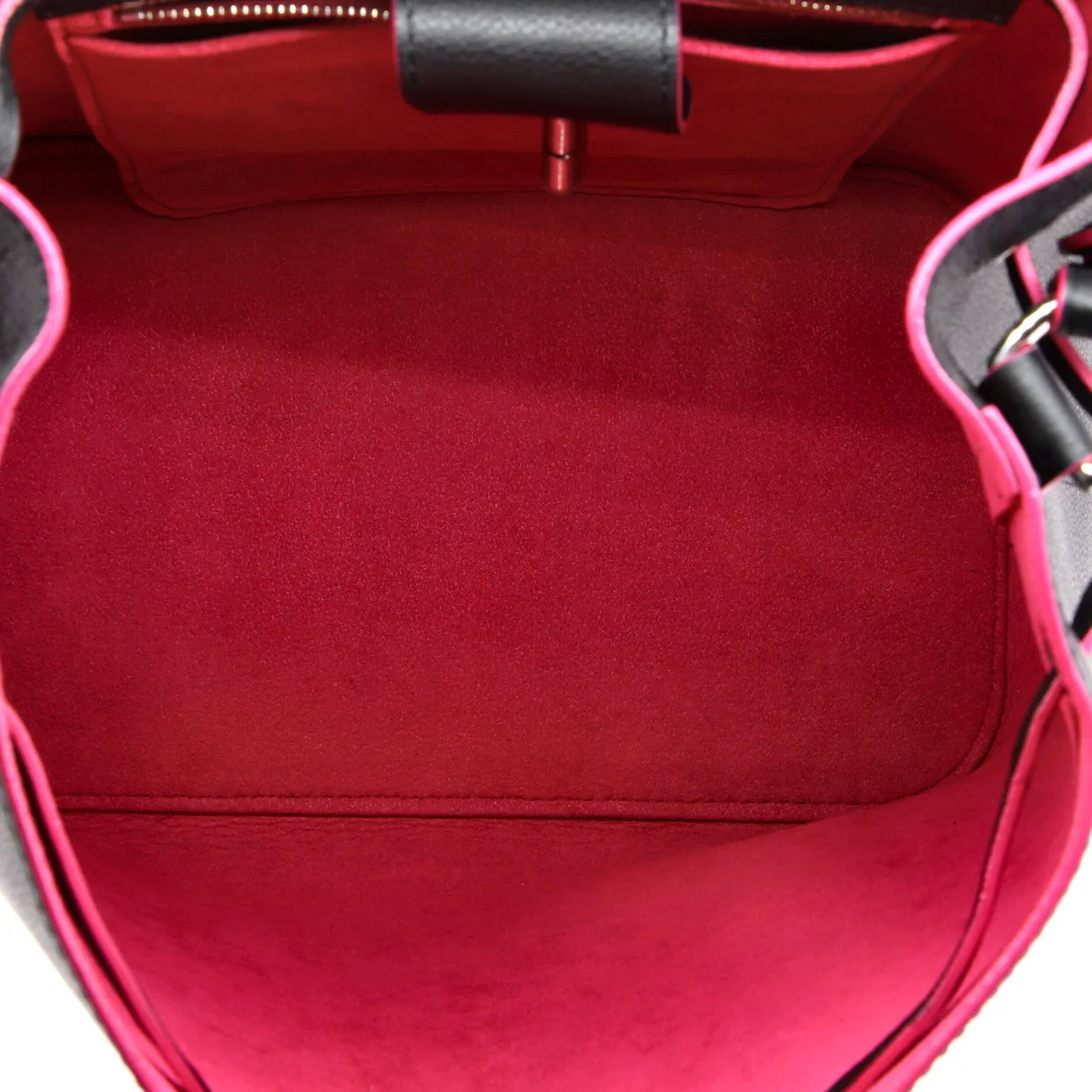 Lockme Bucket Bag Leather - Deep Luxury