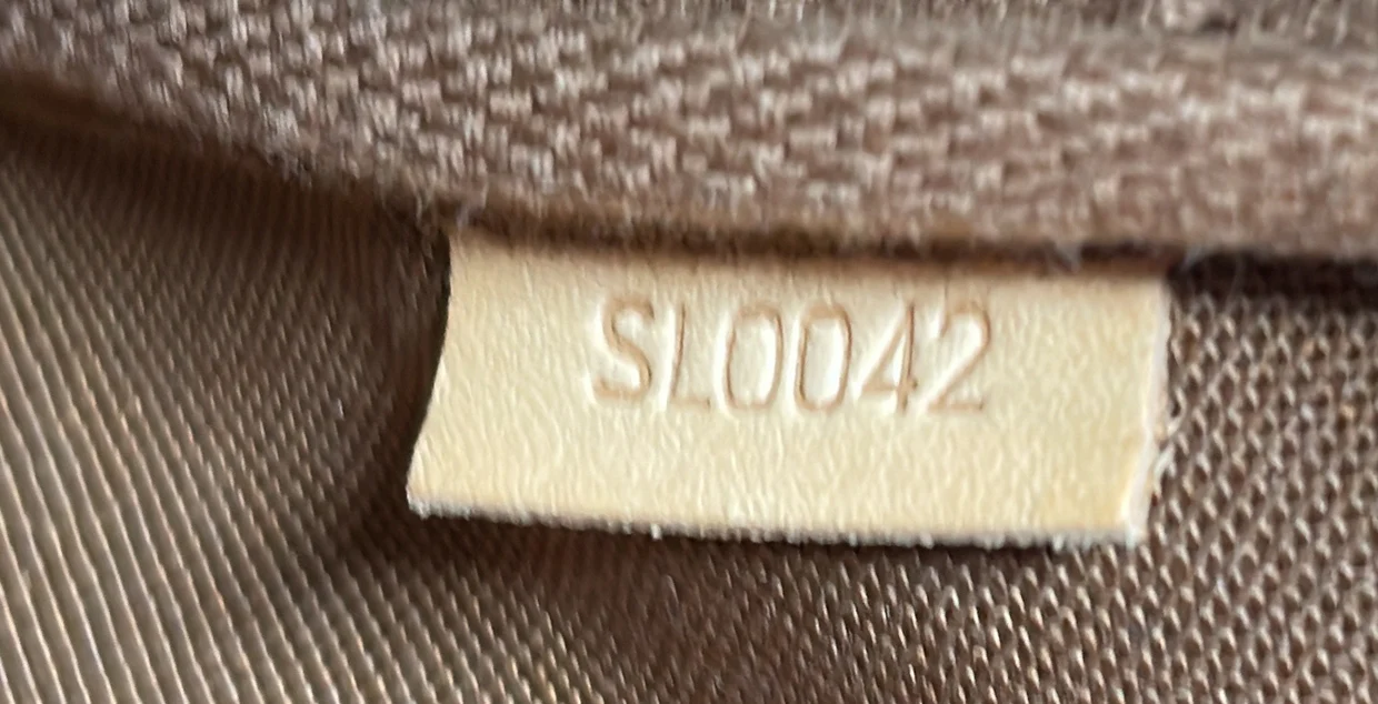 Pochette Accessoires Monogram Canvas - Deep Luxury