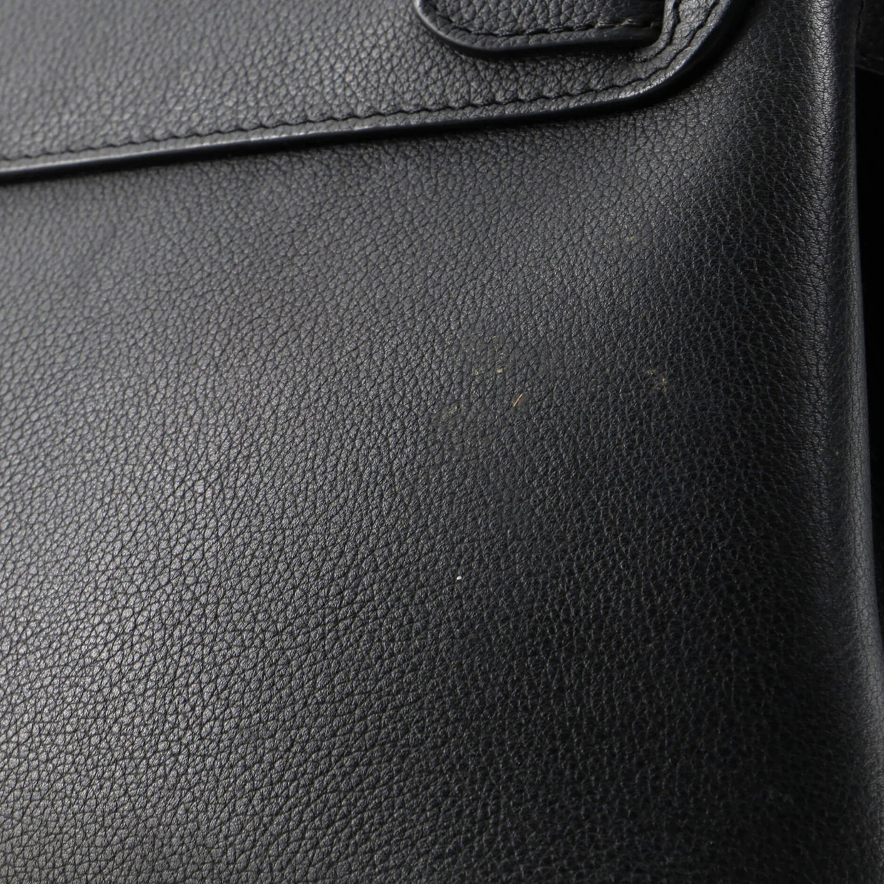 Lockme Ever Handbag Leather MM - Deep Luxury