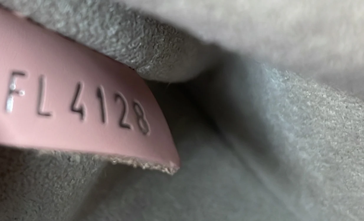 Twist Handbag Epi Leather MM - Deep Luxury