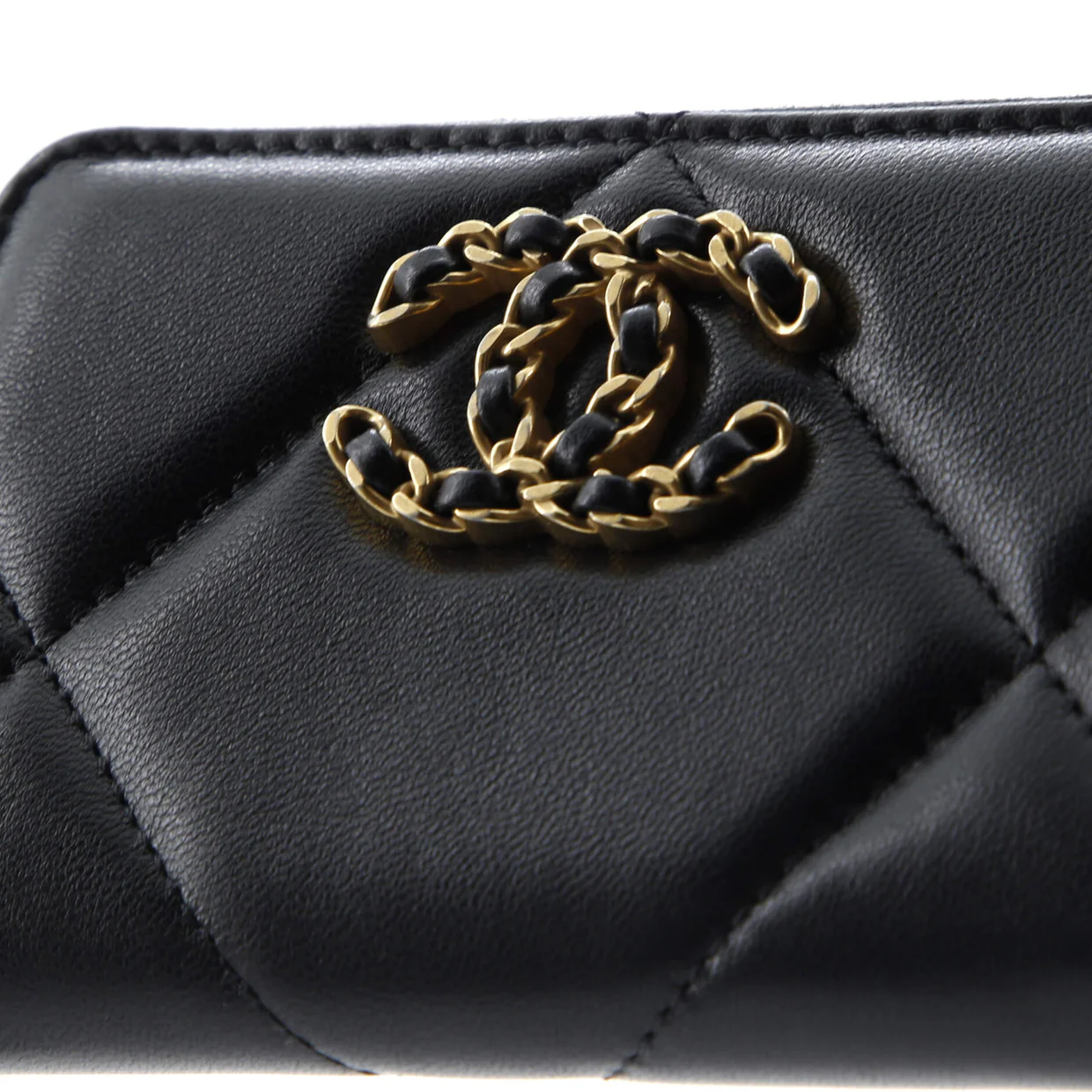 19 Zip Coin Purse Quilted Leather - Deep Luxury