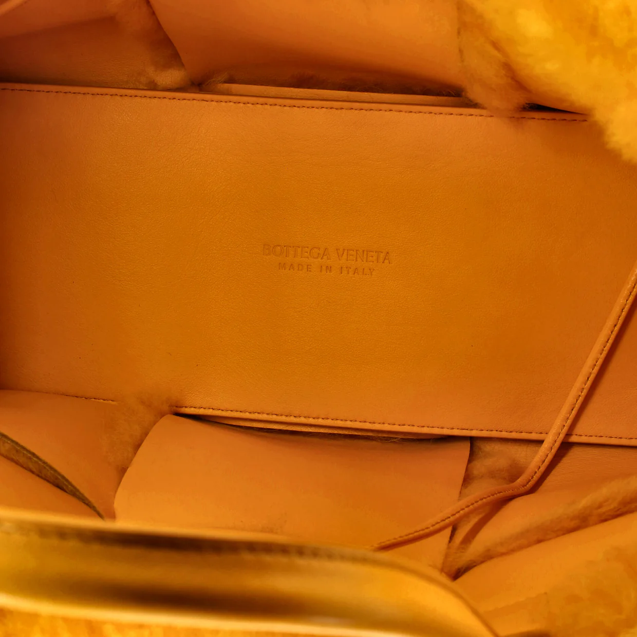 Arco Tote Intrecciato Shearling Small - Deep Luxury