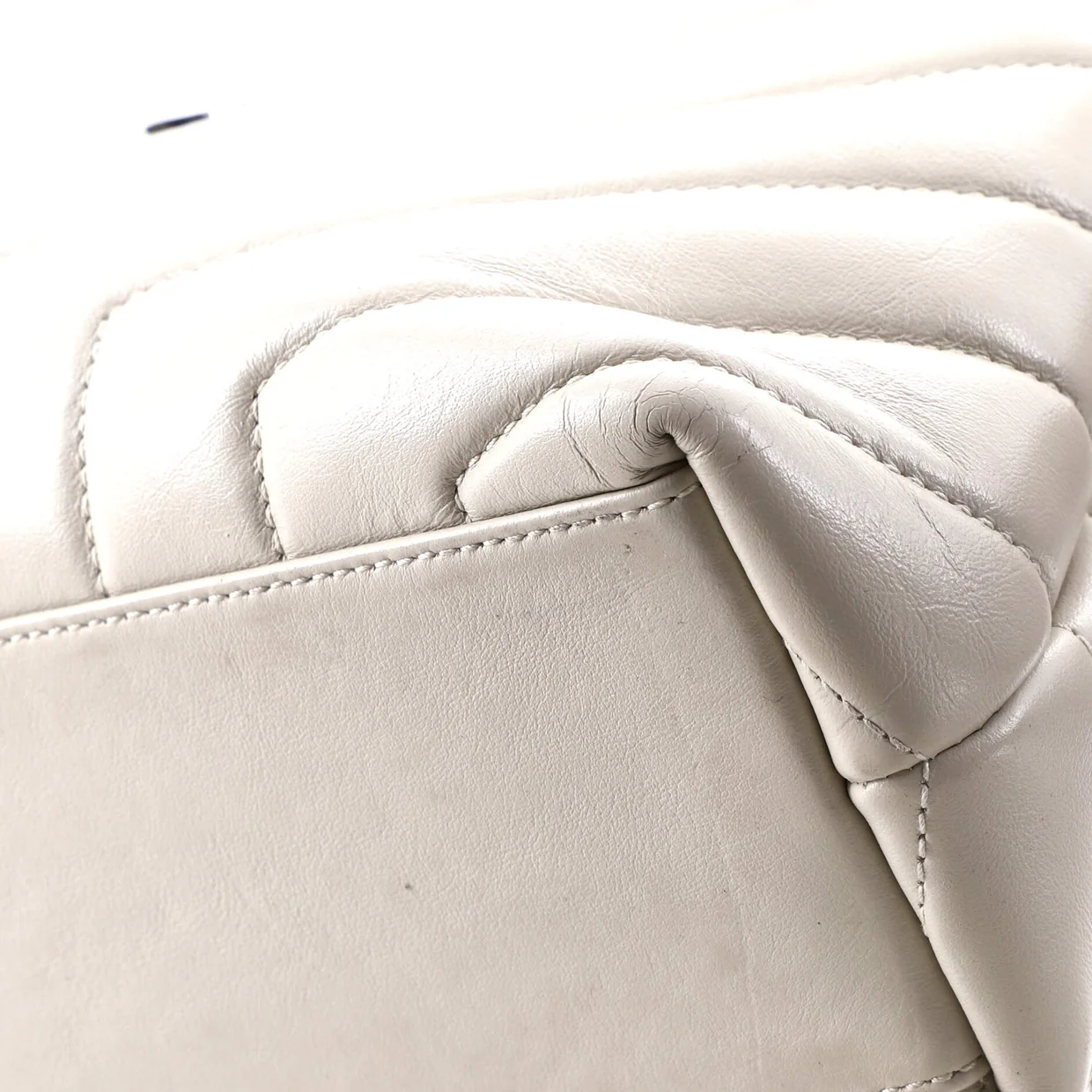 Loulou Shoulder Bag Matelasse Chevron Leather Small - Deep Luxury