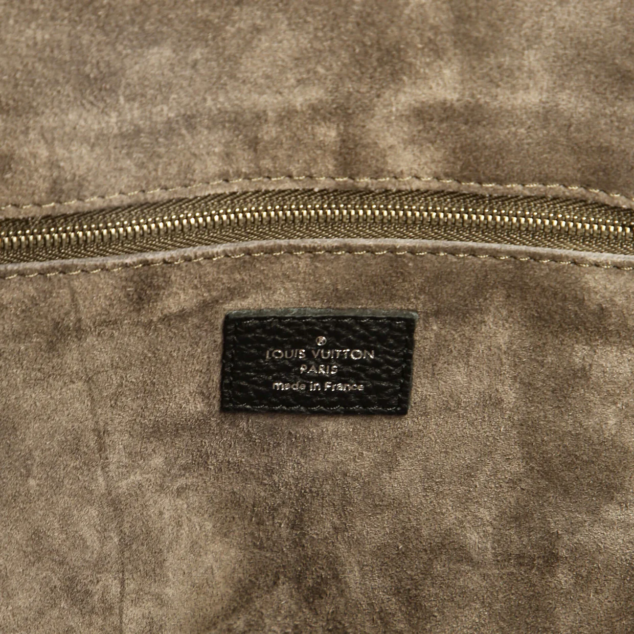 Soft Lockit Handbag Leather MM - Deep Luxury