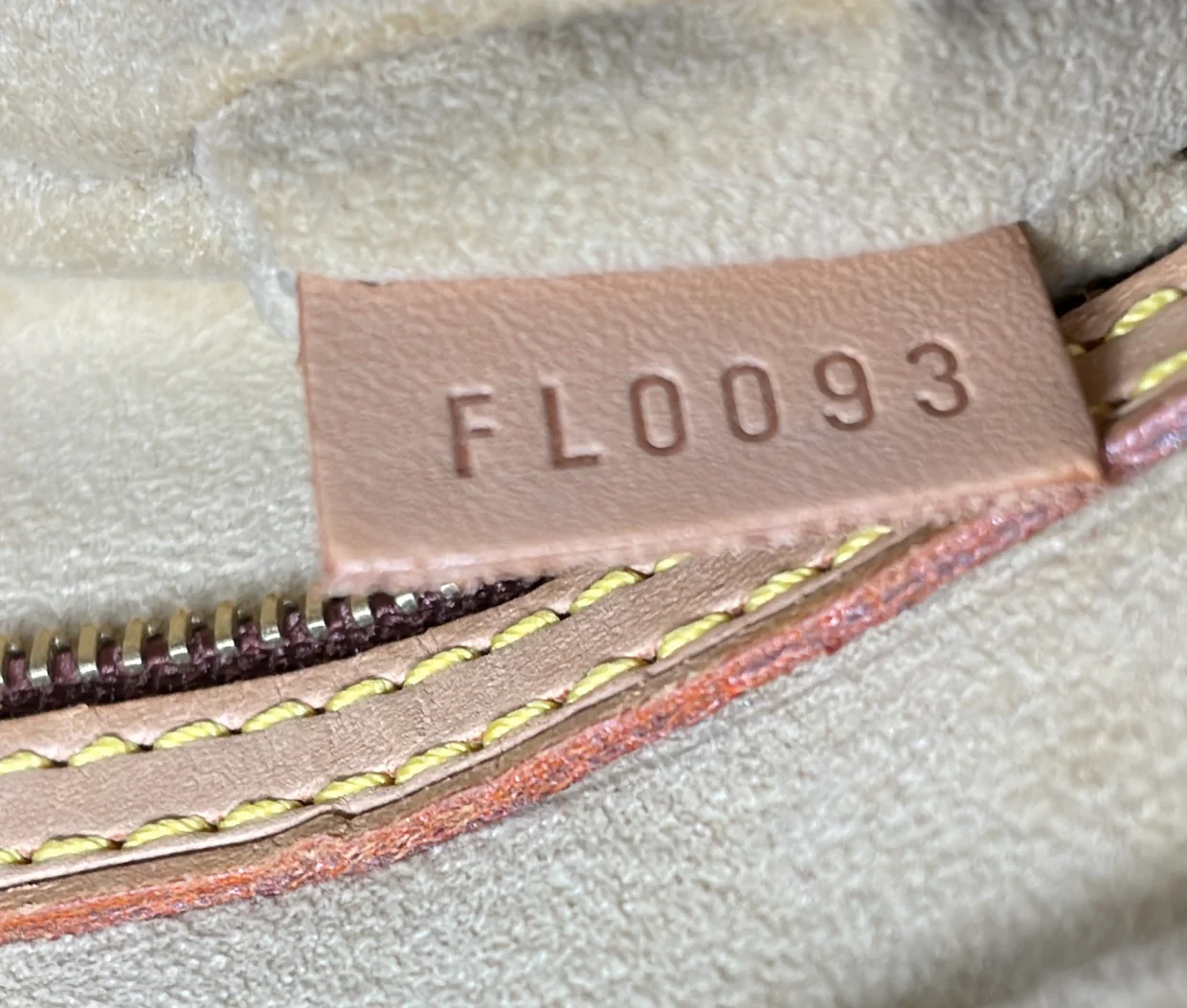 Looping Handbag Monogram Canvas MM - Deep Luxury