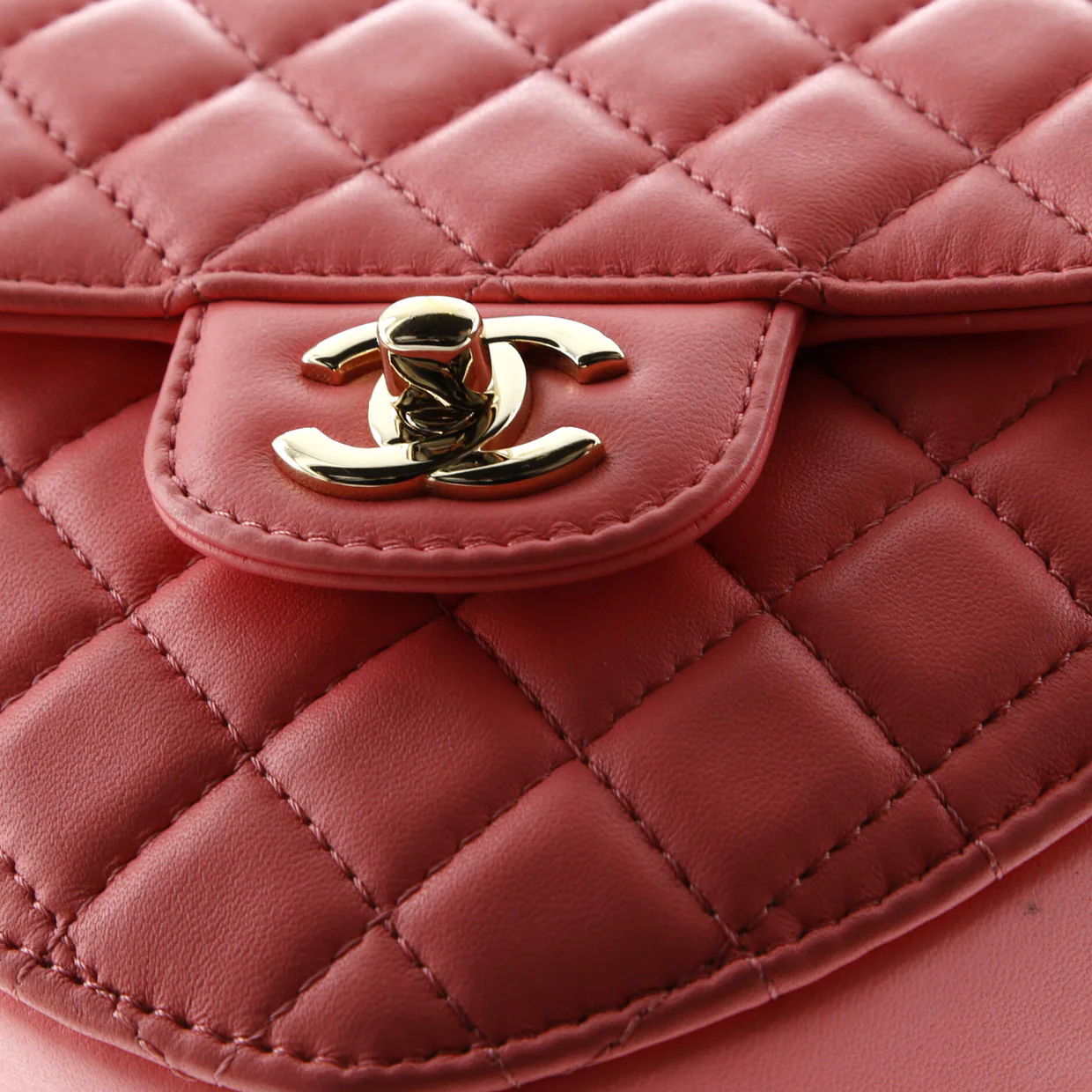 CC in Love Heart Bag Quilted Lambskin - Deep Luxury