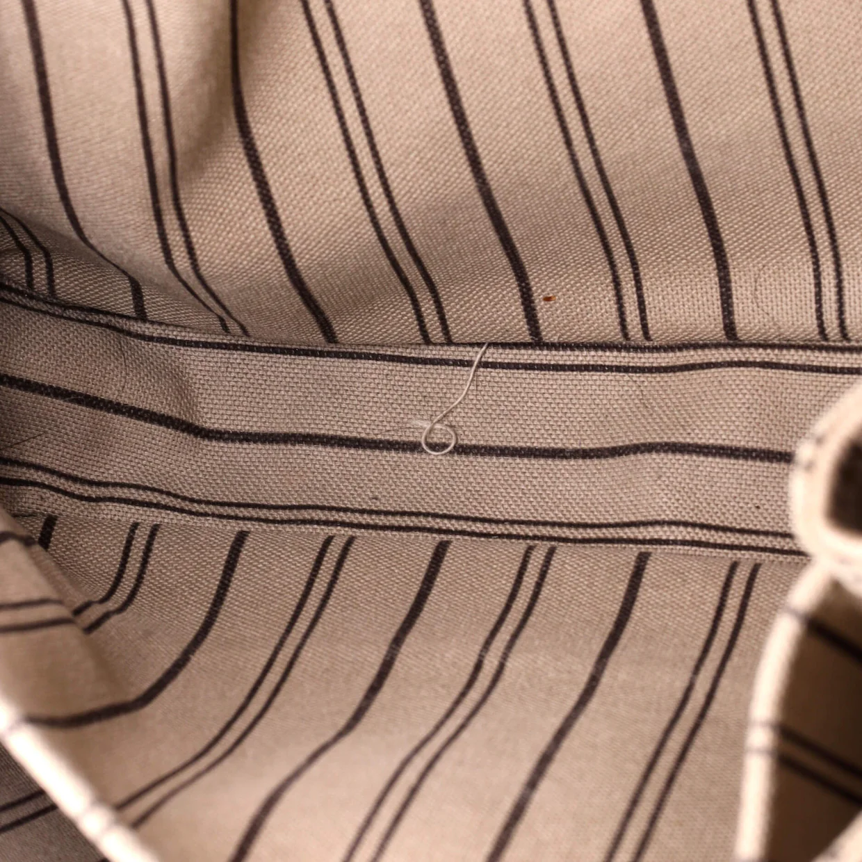 Pochette Metis Monogram Empreinte Leather - Deep Luxury