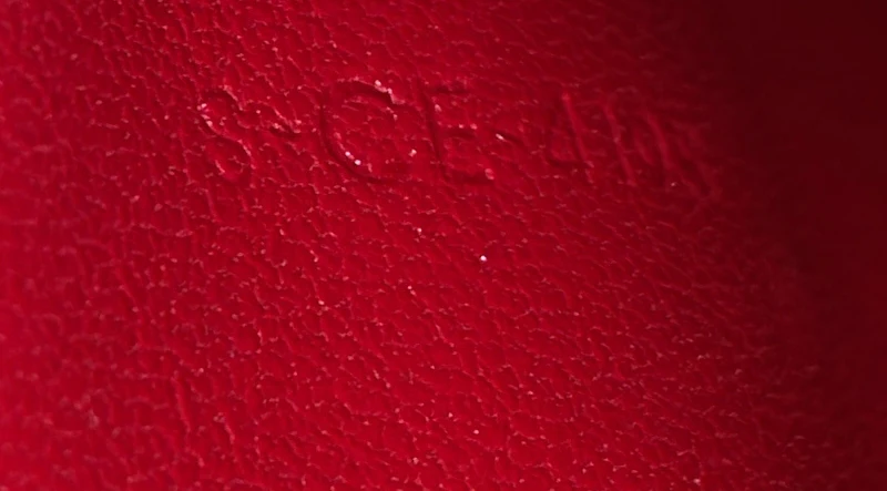 Classic Box Bag Grainy Leather Medium - Deep Luxury