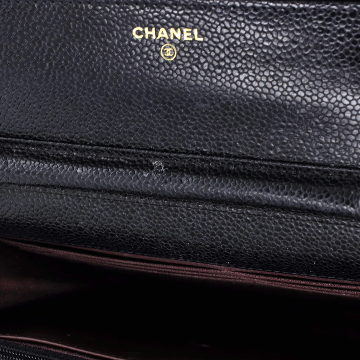 Wallet on Chain Quilted Caviar - Deep Luxury