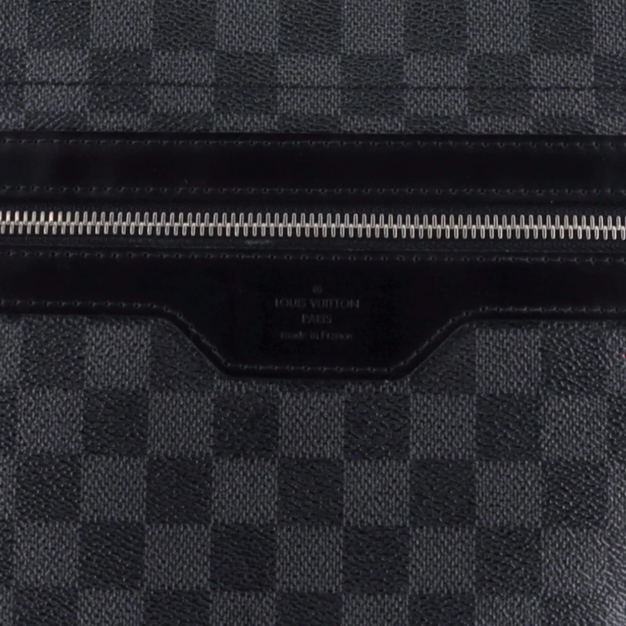 Daniel Messenger Bag Damier Graphite MM - Deep Luxury