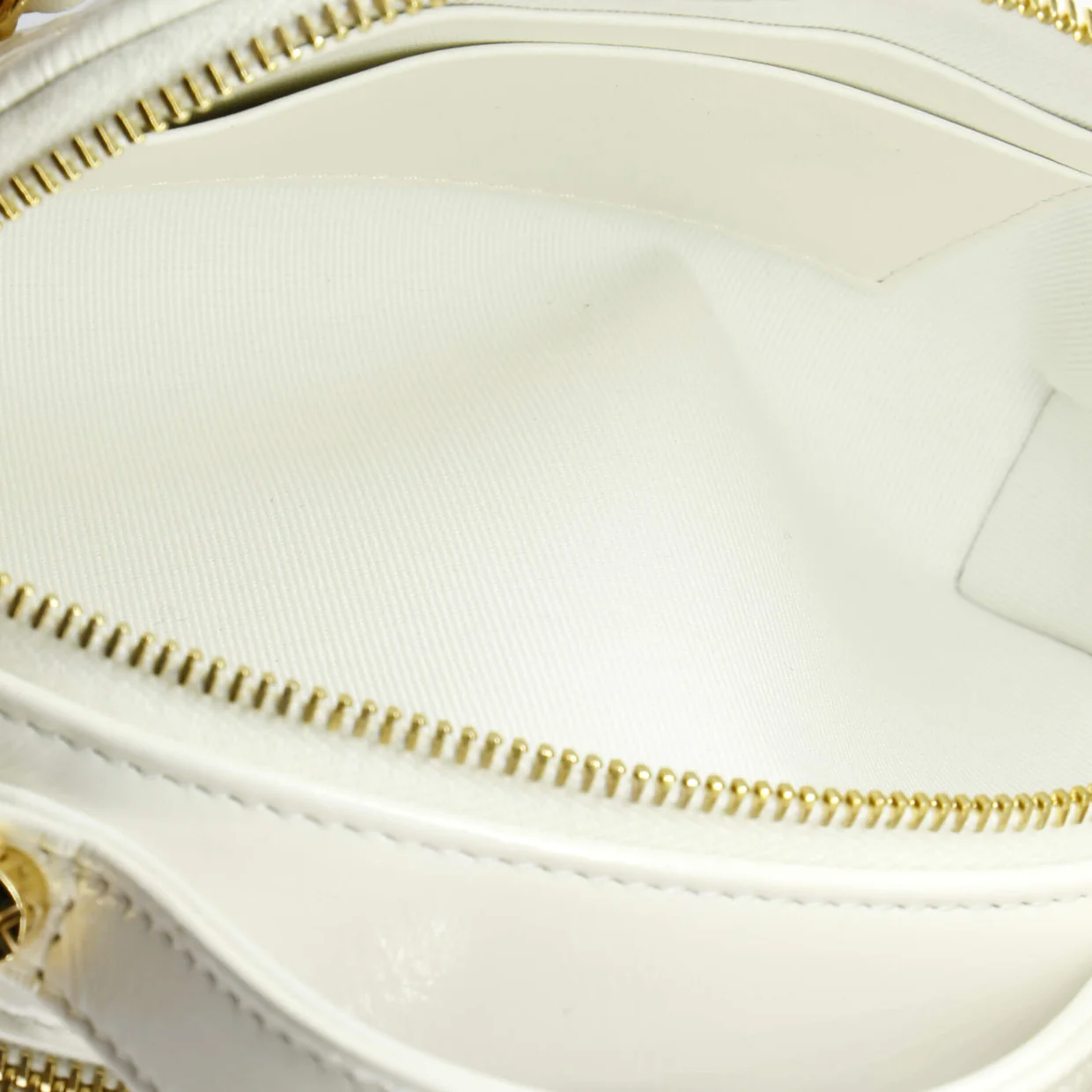 Double Zip Top Handle Vanity Case with Chain Quilted Shiny Calfskin - Deep Luxury