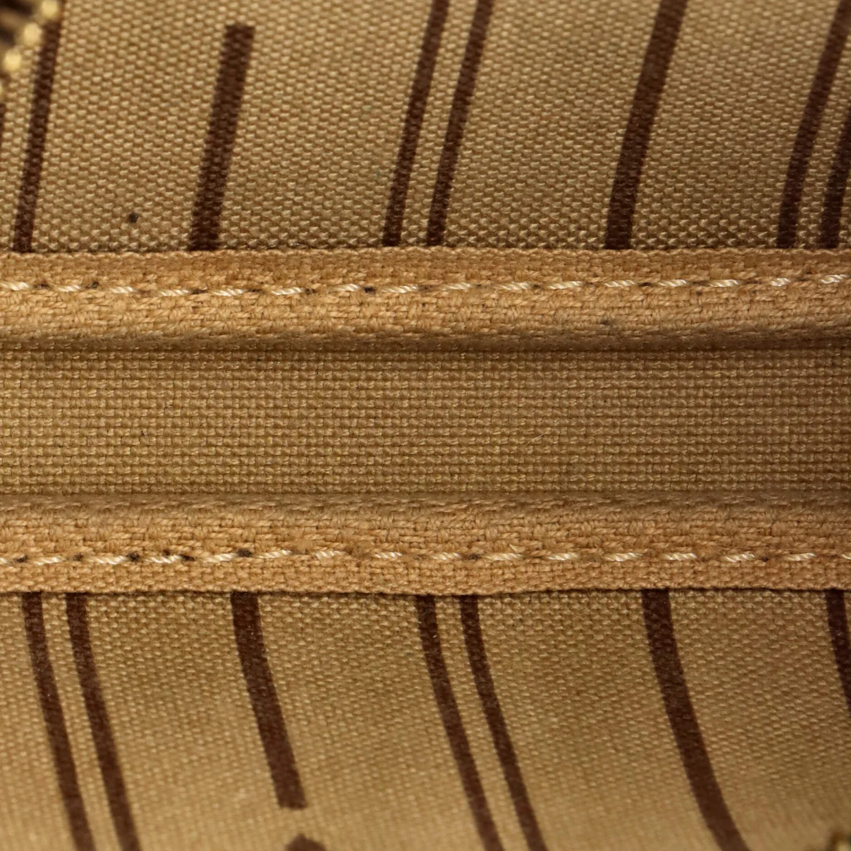 Pochette Accessoires Limited Edition Monogram Canvas Mini - Deep Luxury