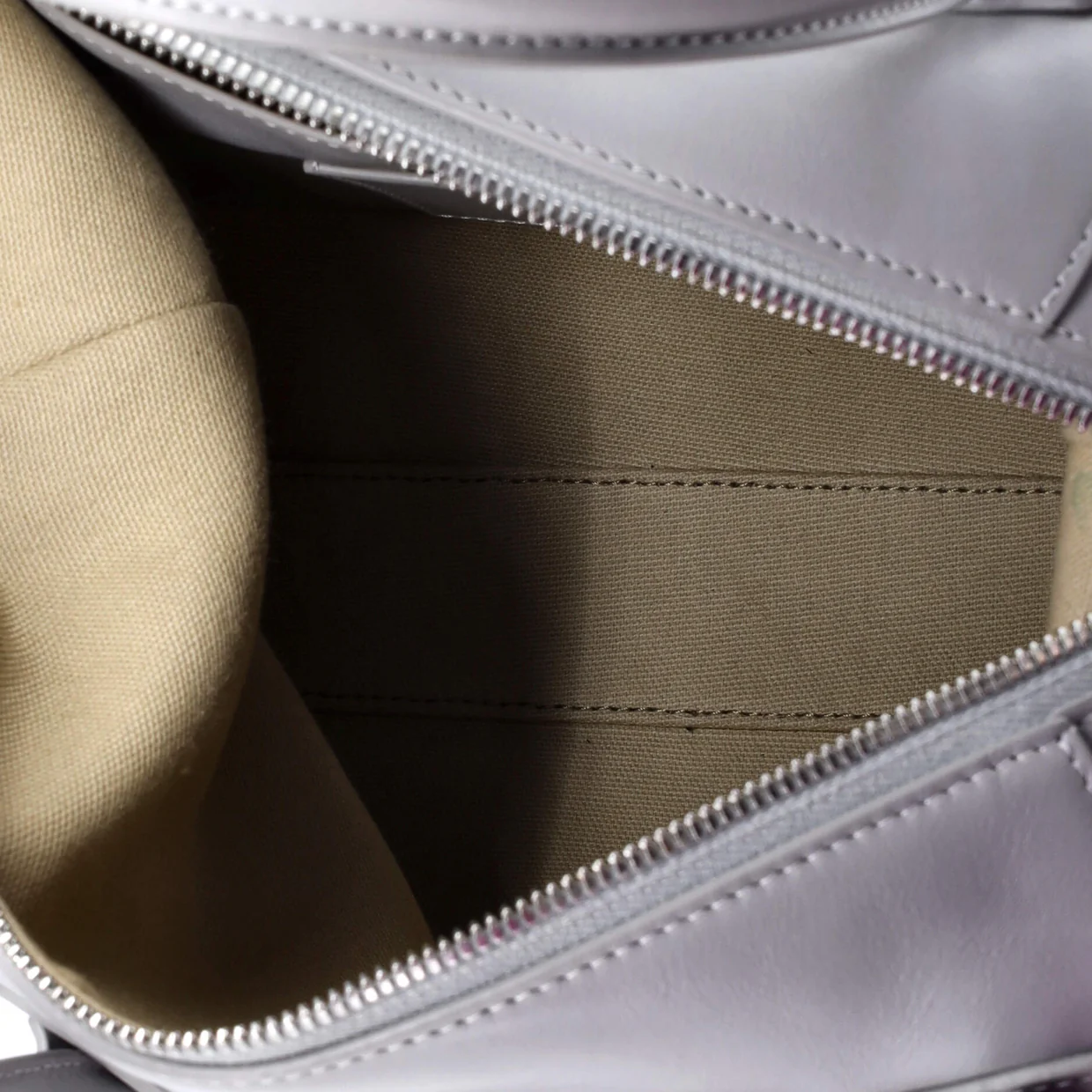 Antigona Soft Bag Leather Small - Deep Luxury