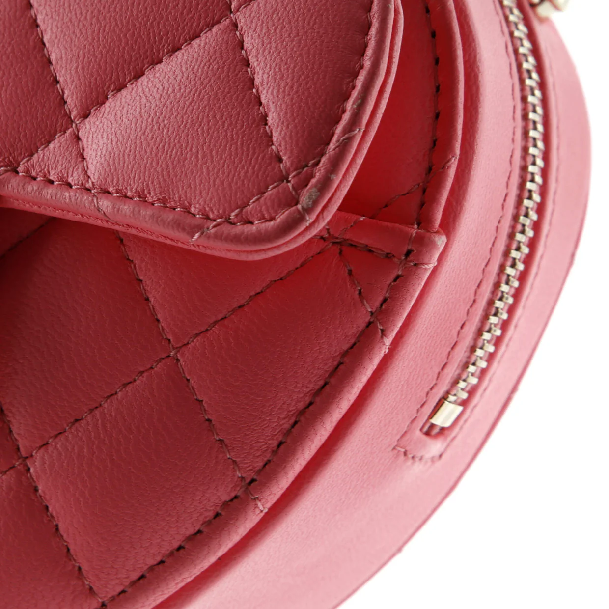 CC in Love Heart Clutch with Chain Quilted Lambskin - Deep Luxury