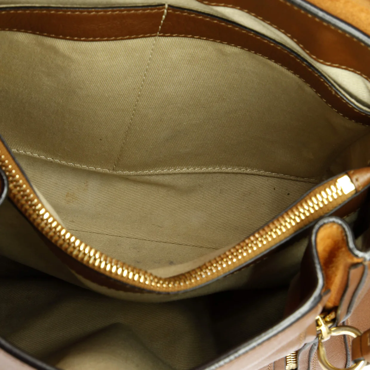 Faye Day Bag Leather Medium - Deep Luxury