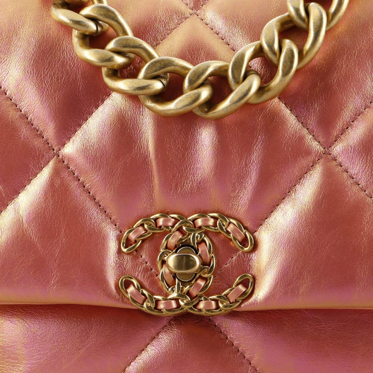 19 Flap Bag Quilted Iridescent Calfskin Large - Deep Luxury