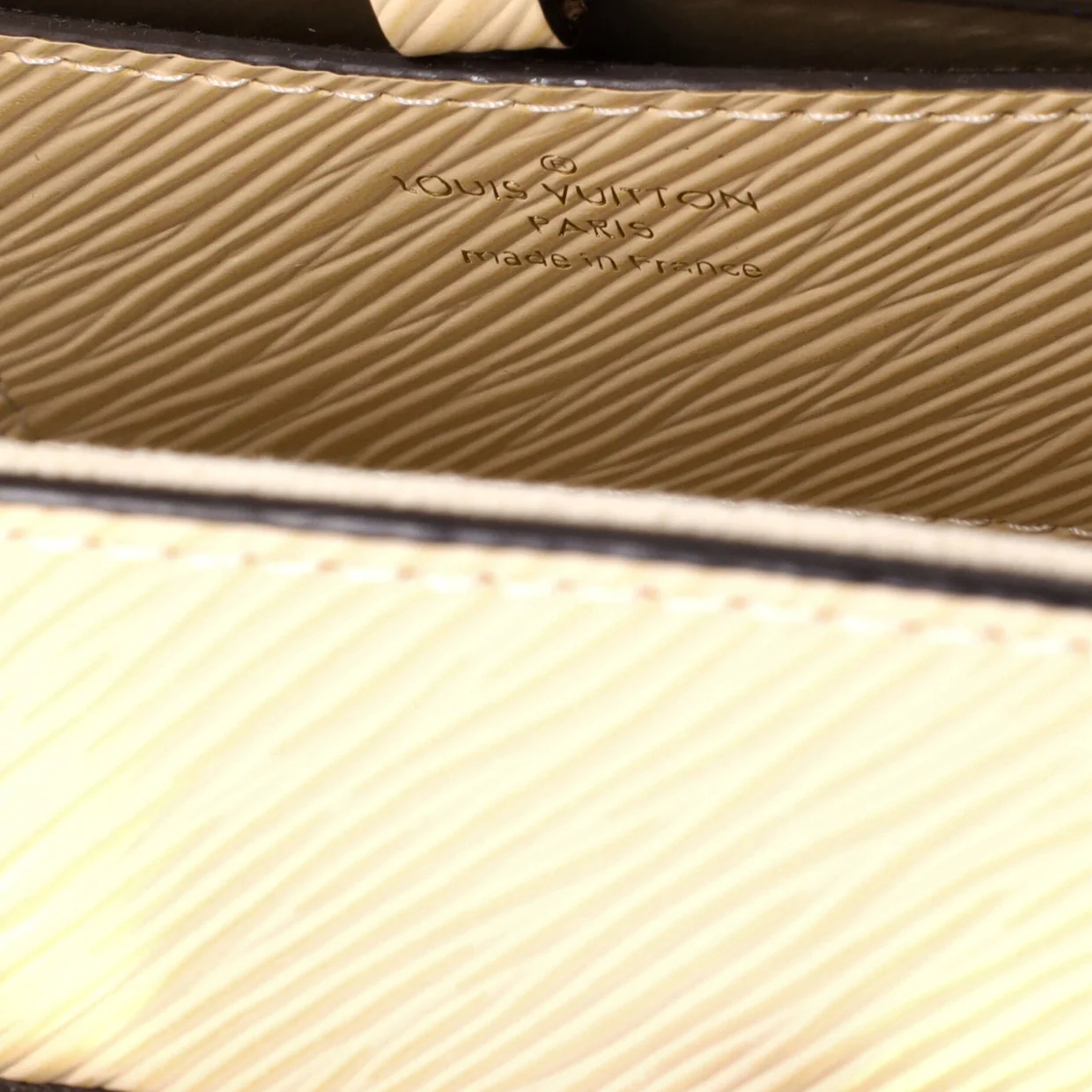 Twist Handbag Teddy Fleece with Epi Leather MM - Deep Luxury