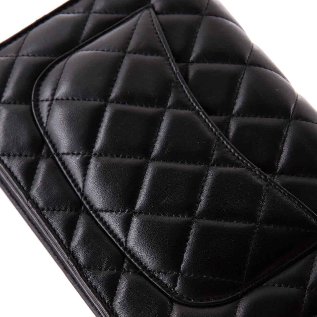 Wallet on Chain Quilted Lambskin - Deep Luxury