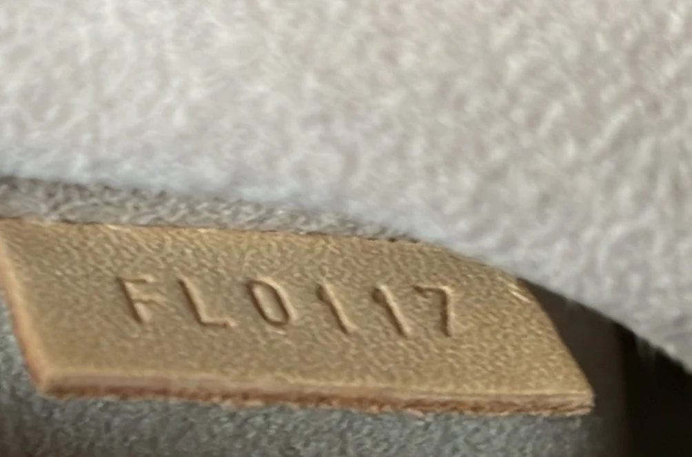 Twist Handbag Epi Leather MM - Deep Luxury