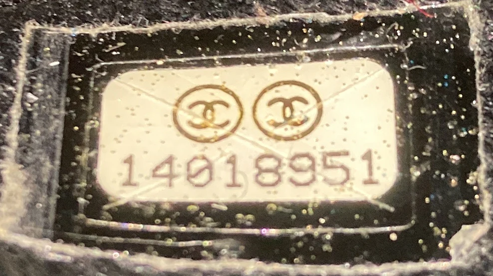 Classic Double Flap Bag Quilted Caviar Medium - Deep Luxury