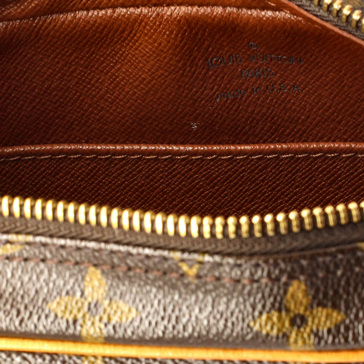 Cite Pochette Monogram Canvas - Deep Luxury